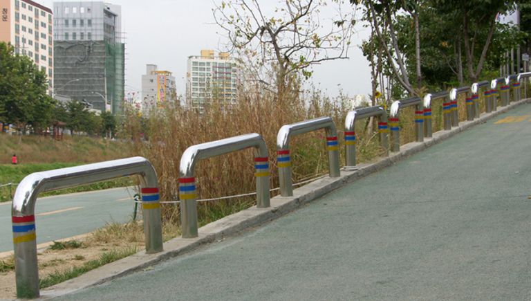 차량통제용 지주봉