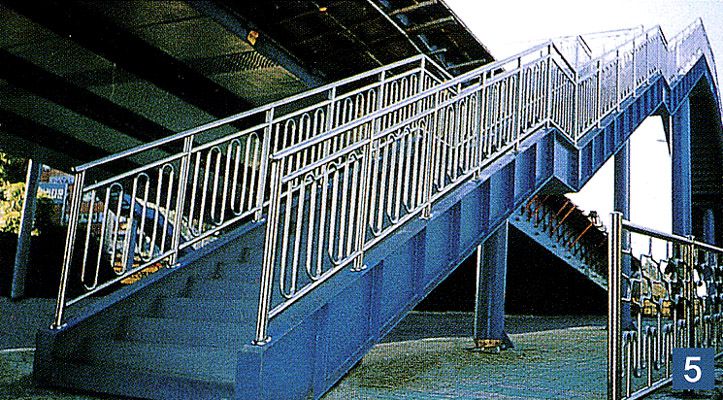 육교난간 가드레일