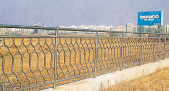 도로 경계 가드레일(휀스)