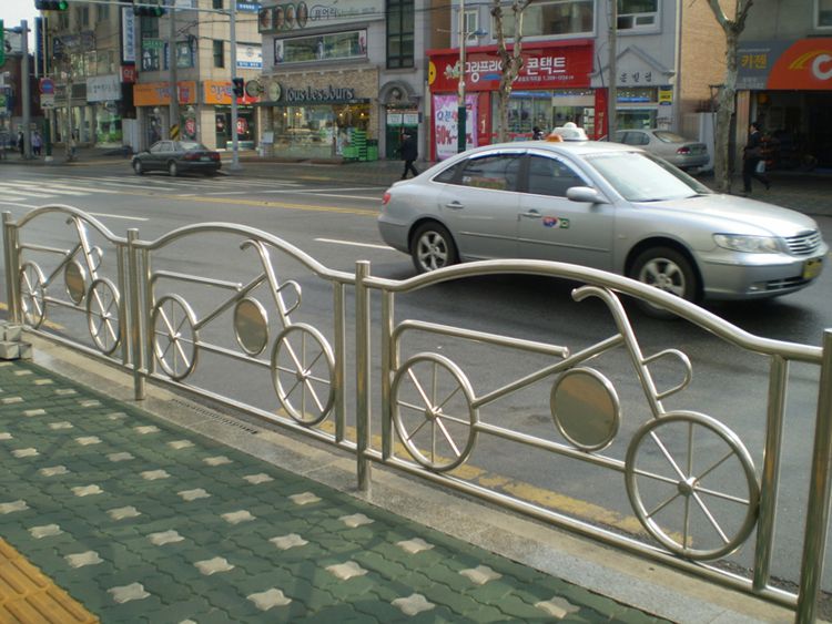자전거도로 가드레일